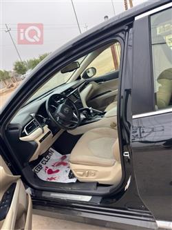 تۆیۆتا کامری